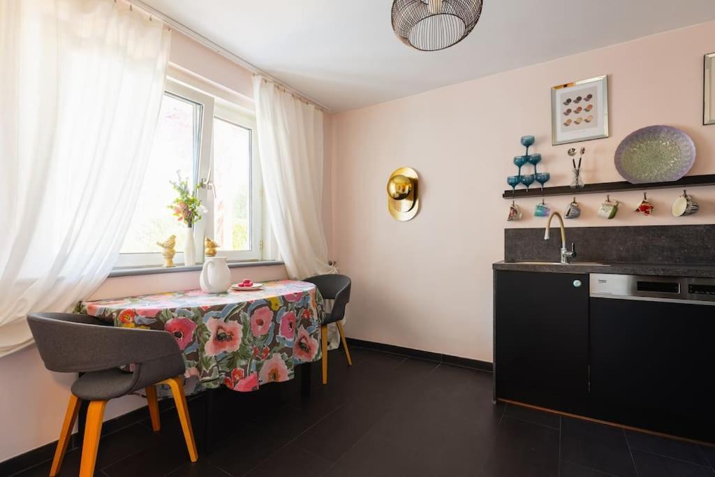 Free Parking-3br-200m2 House-ac-1000m2 Garden Сasa de vacaciones *